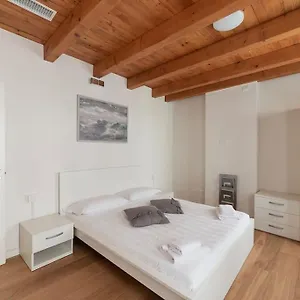 apt-dimora-acquamarina.hotelslidodijesolo.com/
