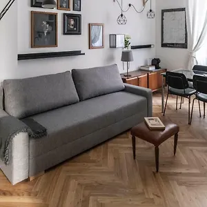 menabrea-33-stylish-apartment.italymilanhotels.net/